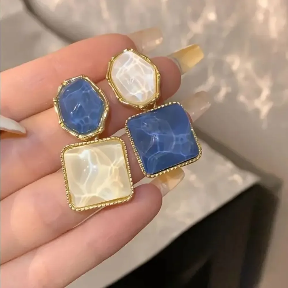 Contrast hypoallergenic earrings